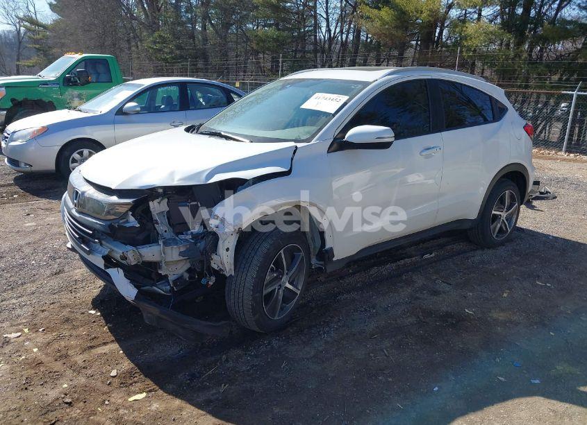 Photo 2 of 2021 Honda Hr-v AWD EX (VIN 3CZRU6H56MM704845)