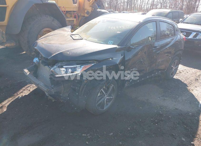 Photo 2 of 2022 Honda Hr-v AWD EX (VIN 3CZRU6H56NM701820)