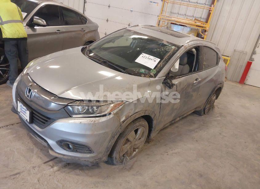 Photo 2 of 2019 Honda Hr-v EX (VIN 3CZRU6H58KM743191)