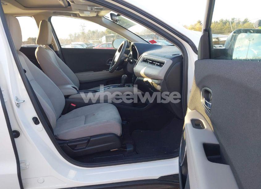 Photo 5 of 2021 Honda Hr-v AWD EX (VIN 3CZRU6H58MM751410)