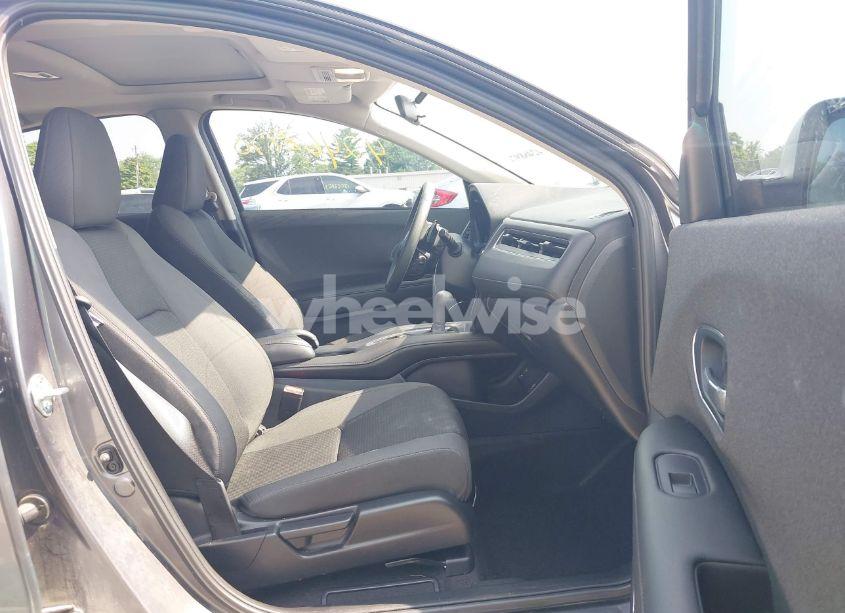 Photo 5 of 2022 Honda Hr-v AWD EX (VIN 3CZRU6H58NM712477)