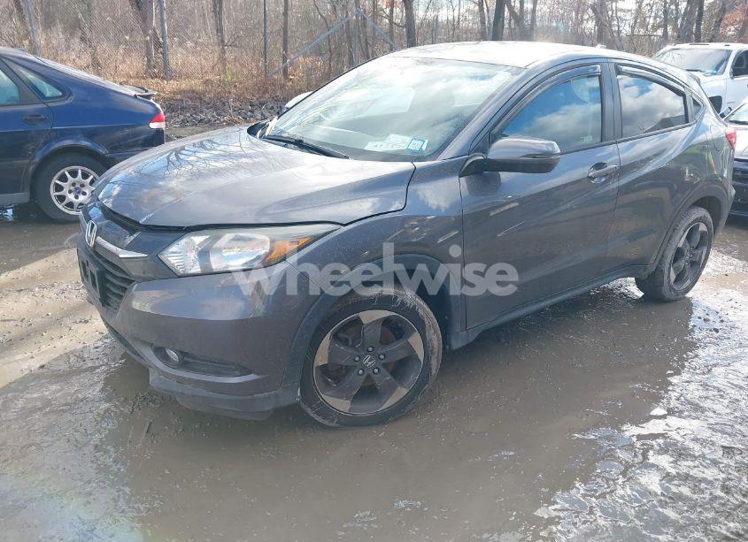 Photo 2 of 2018 Honda Hr-v EX (VIN 3CZRU6H59JM723854)