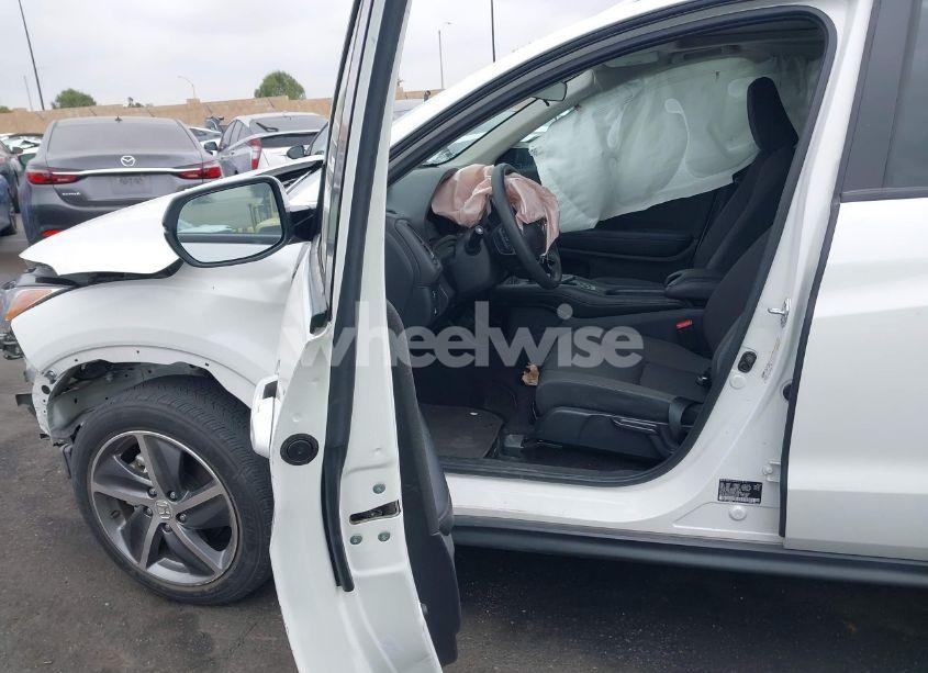 Photo 5 of 2022 Honda Hr-v AWD EX (VIN 3CZRU6H5XNM700086)