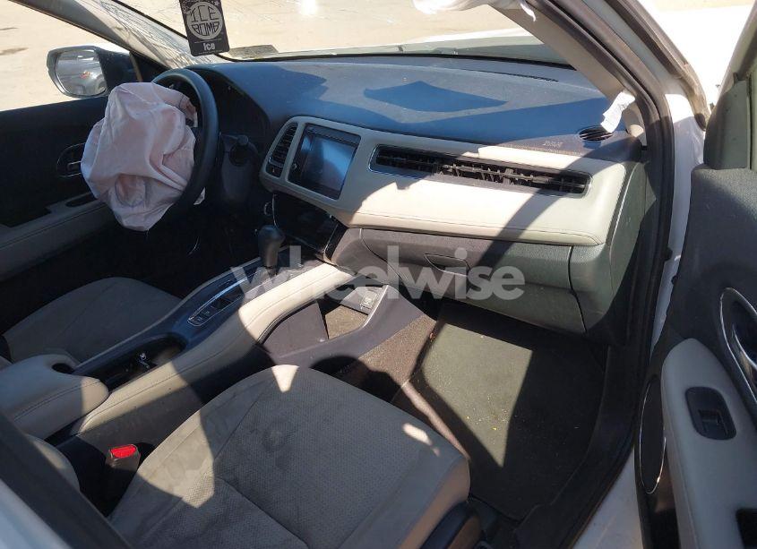 Photo 5 of 2022 Honda Hr-v AWD EX (VIN 3CZRU6H5XNM706180)