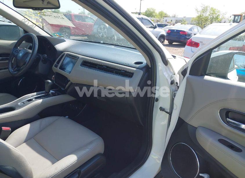 Photo 5 of 2018 Honda Hr-v EX-L (VIN 3CZRU6H73JM707327)