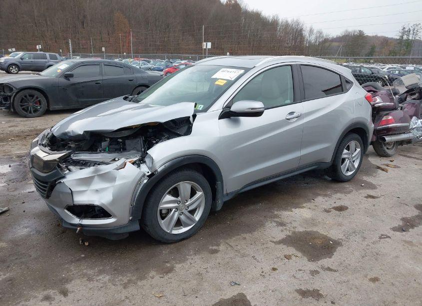 Photo 2 of 2019 Honda Hr-v EX-L (VIN 3CZRU6H75KM724261)