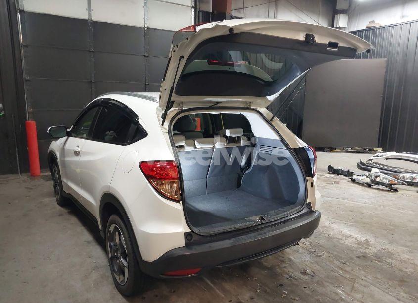 Photo 3 of 2018 Honda Hr-v EX-L (VIN 3CZRU6H76JM719911)