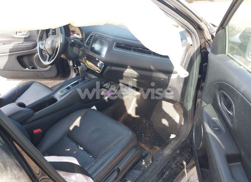 Photo 5 of 2017 Honda Hr-v EX-L (VIN 3CZRU6H7XHM722059)