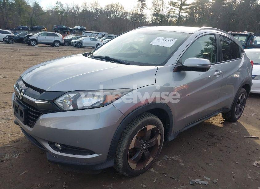 Photo 2 of 2018 Honda Hr-v EX-L (VIN 3CZRU6H7XJM703324)