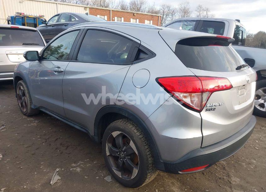 Photo 3 of 2018 Honda Hr-v EX-L (VIN 3CZRU6H7XJM703324)