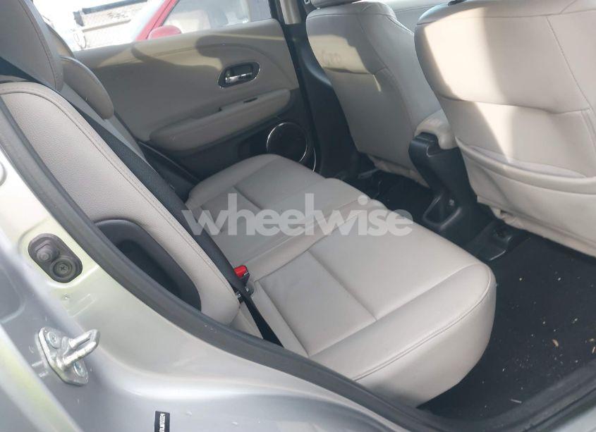 Photo 8 of 2018 Honda Hr-v EX-L (VIN 3CZRU6H7XJM703324)