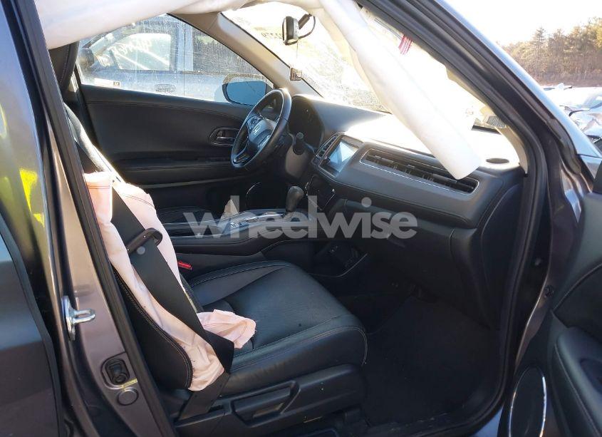 Photo 5 of 2021 Honda Hr-v AWD EX-L (VIN 3CZRU6H7XMM724565)