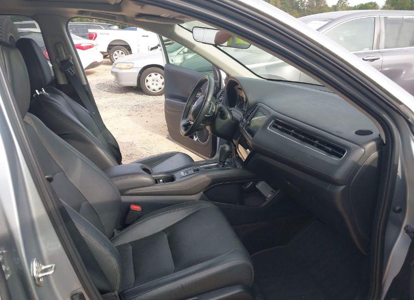 Photo 5 of 2019 Honda Hr-v TOURING (VIN 3CZRU6H9XKM701995)