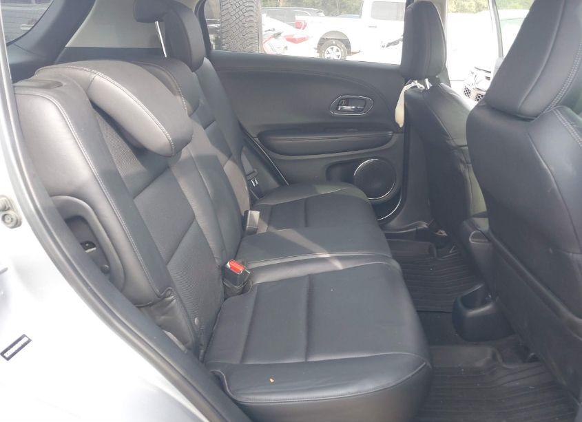 Photo 8 of 2019 Honda Hr-v TOURING (VIN 3CZRU6H9XKM701995)