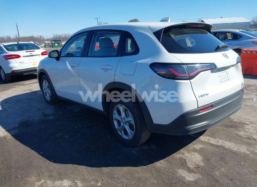 Photo 3 of 2024 Honda Hr-v 2WD LX (VIN 3CZRZ1H30RM721120)