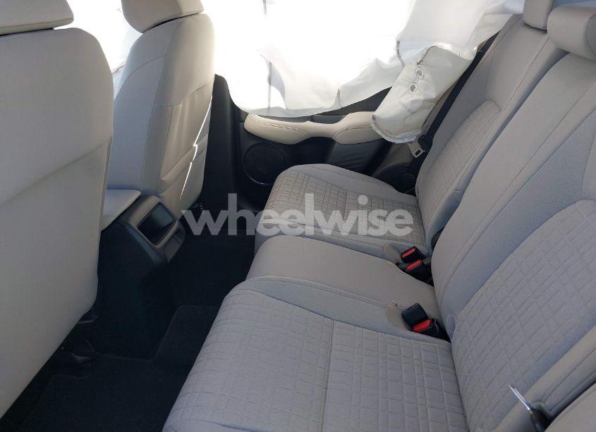 Photo 8 of 2024 Honda Hr-v 2WD LX (VIN 3CZRZ1H30RM721120)