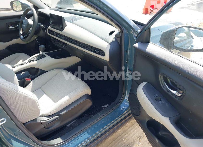 Photo 5 of 2024 Honda Hr-v 2WD LX (VIN 3CZRZ1H30RM750097)