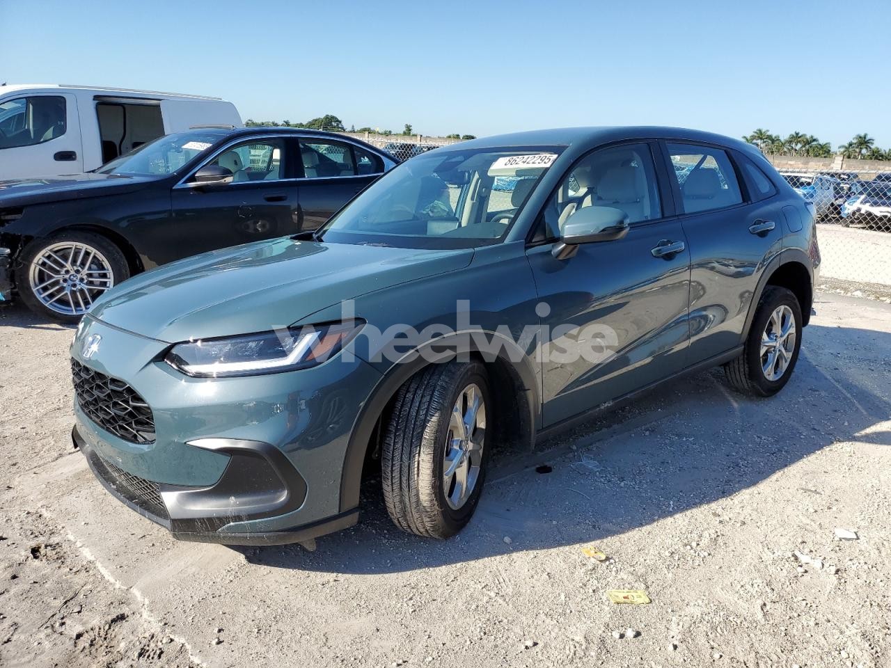 2025 HONDA HR-V LX (VIN 3CZRZ1H30SM750705) main photo