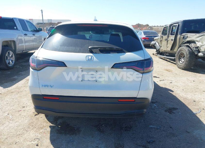 Photo 16 of 2024 Honda Hr-v 2WD LX (VIN 3CZRZ1H31RM702303)