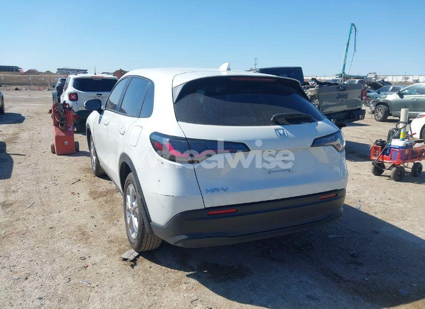 Photo 3 of 2024 Honda Hr-v 2WD LX (VIN 3CZRZ1H31RM702303)