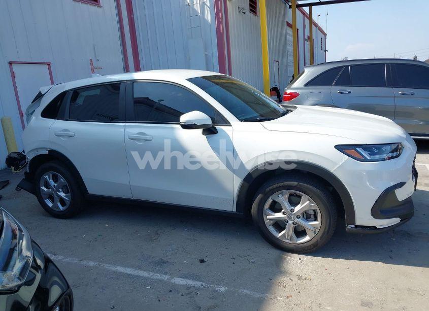 Photo 13 of 2024 Honda Hr-v 2WD LX (VIN 3CZRZ1H31RM720266)