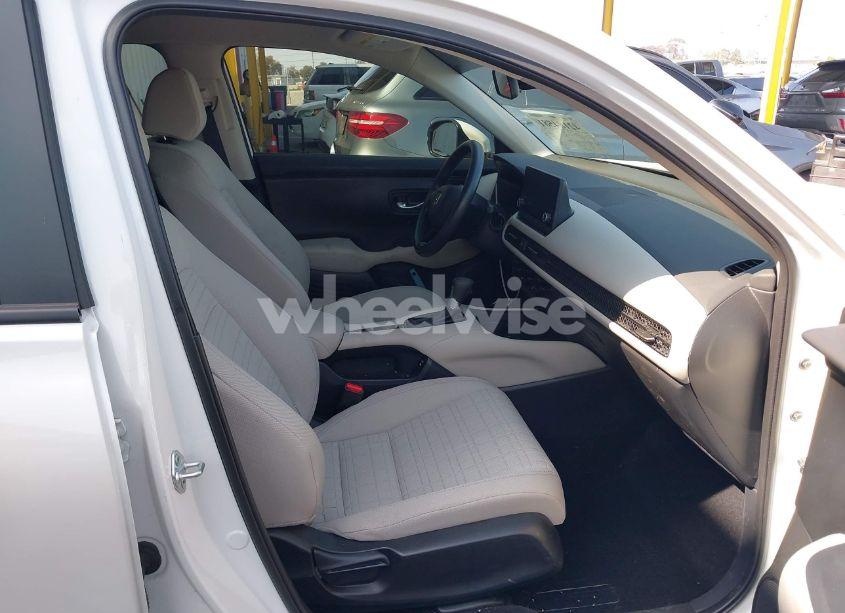 Photo 5 of 2024 Honda Hr-v 2WD LX (VIN 3CZRZ1H31RM720266)