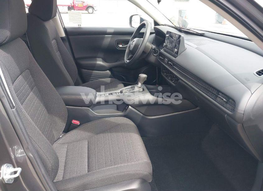 Photo 5 of 2025 Honda Hr-v 2WD LX (VIN 3CZRZ1H31SM717311)