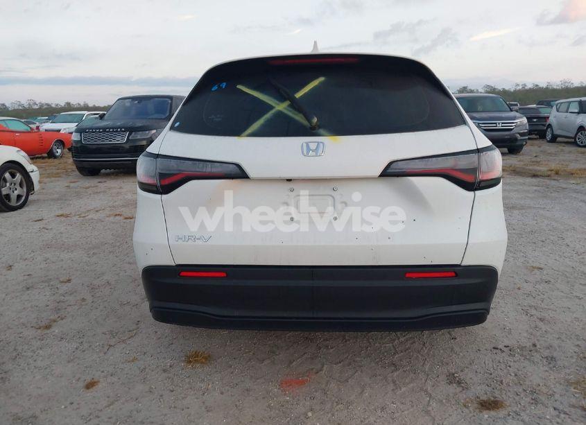 Photo 16 of 2024 Honda Hr-v 2WD LX (VIN 3CZRZ1H32RM747895)