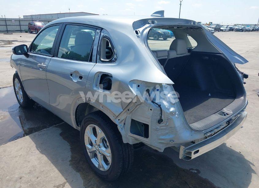 Photo 3 of 2025 Honda Hr-v 2WD LX (VIN 3CZRZ1H32SM739222)