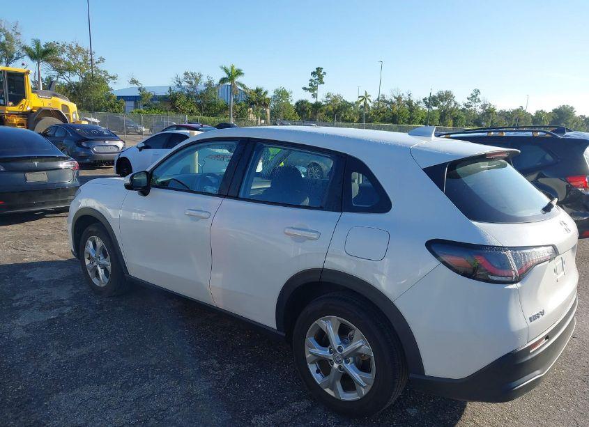 Photo 3 of 2023 Honda Hr-v 2WD LX (VIN 3CZRZ1H33PM744713)