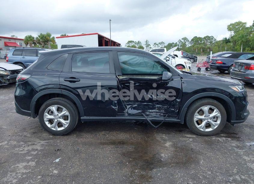 Photo 14 of 2024 Honda Hr-v 2WD LX (VIN 3CZRZ1H34RM711402)