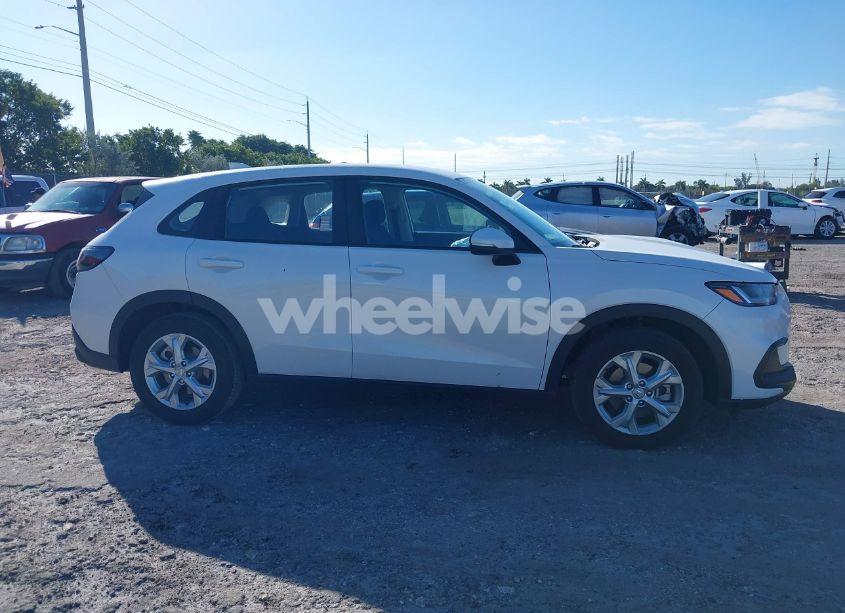 Photo 13 of 2024 Honda Hr-v 2WD LX (VIN 3CZRZ1H34RM738650)