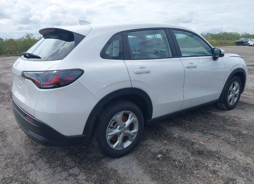 Photo 4 of 2024 Honda Hr-v 2WD LX (VIN 3CZRZ1H34RM762284)