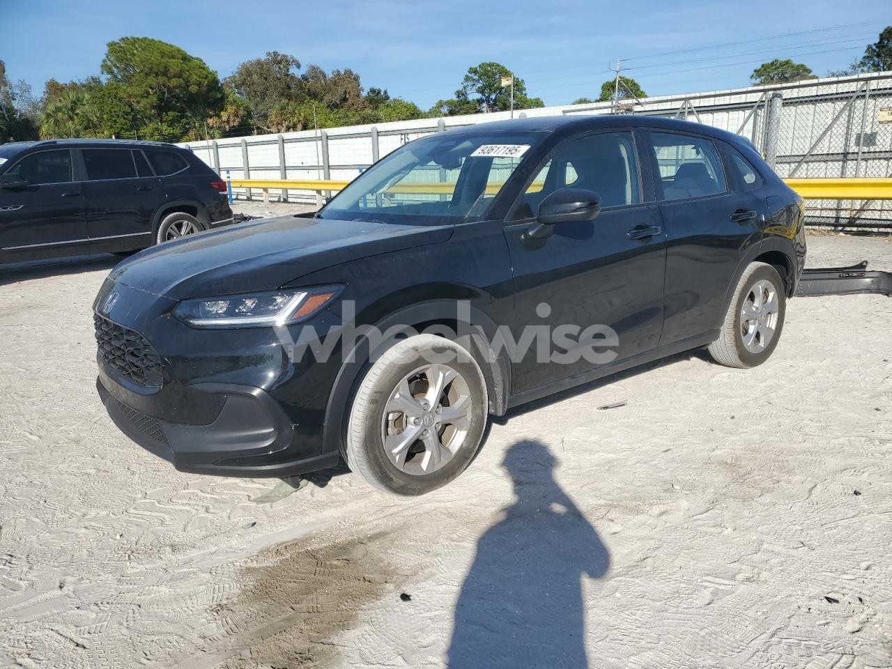 2025 HONDA HR-V LX (VIN 3CZRZ1H36SM705980) main photo