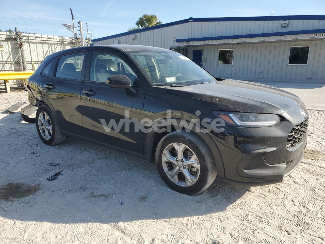 Photo 4 of 2025 HONDA HR-V LX (VIN 3CZRZ1H36SM705980)