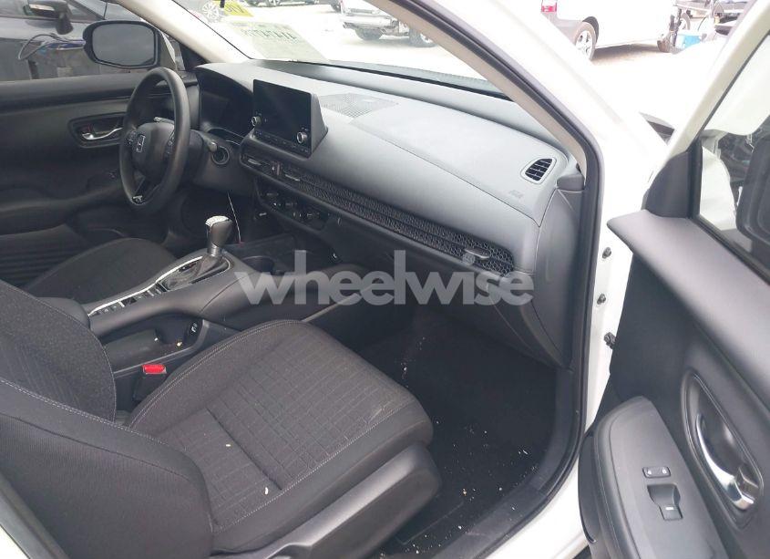 Photo 5 of 2023 Honda Hr-v 2WD LX (VIN 3CZRZ1H37PM742219)