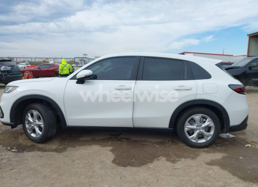 Photo 14 of 2024 Honda Hr-v 2WD LX (VIN 3CZRZ1H37RM731434)