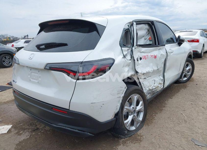 Photo 4 of 2024 Honda Hr-v 2WD LX (VIN 3CZRZ1H37RM731434)