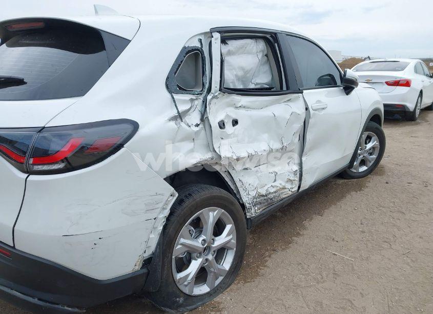 Photo 6 of 2024 Honda Hr-v 2WD LX (VIN 3CZRZ1H37RM731434)