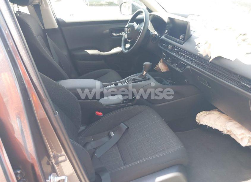 Photo 5 of 2025 Honda Hr-v 2WD LX (VIN 3CZRZ1H37SM714459)