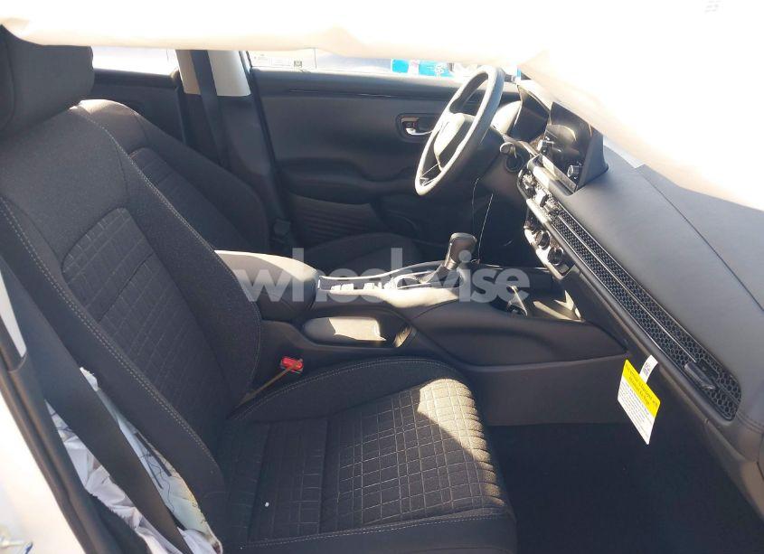 Photo 5 of 2025 Honda Hr-v 2WD LX (VIN 3CZRZ1H38SM730525)