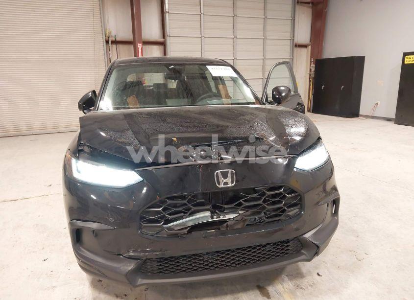 Photo 6 of 2024 Honda Hr-v 2WD LX (VIN 3CZRZ1H39RM757680)