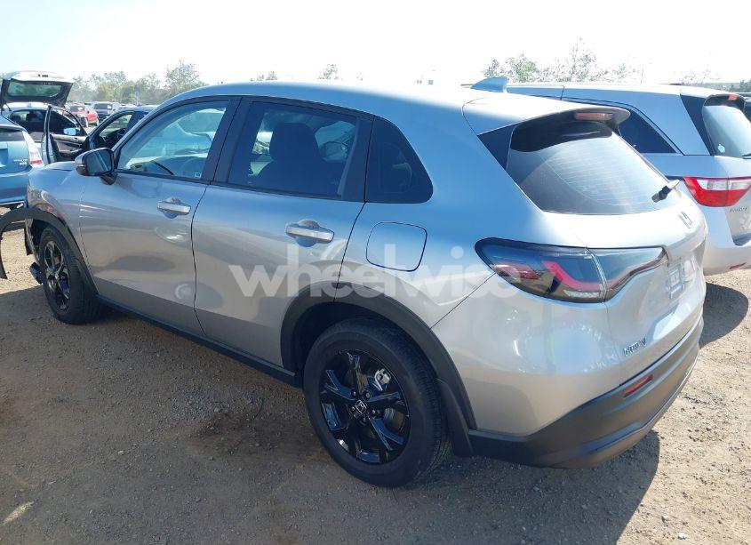 Photo 3 of 2025 Honda Hr-v 2WD LX (VIN 3CZRZ1H39SM726256)
