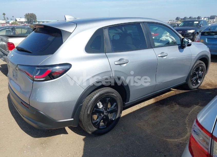 Photo 4 of 2025 Honda Hr-v 2WD LX (VIN 3CZRZ1H39SM726256)