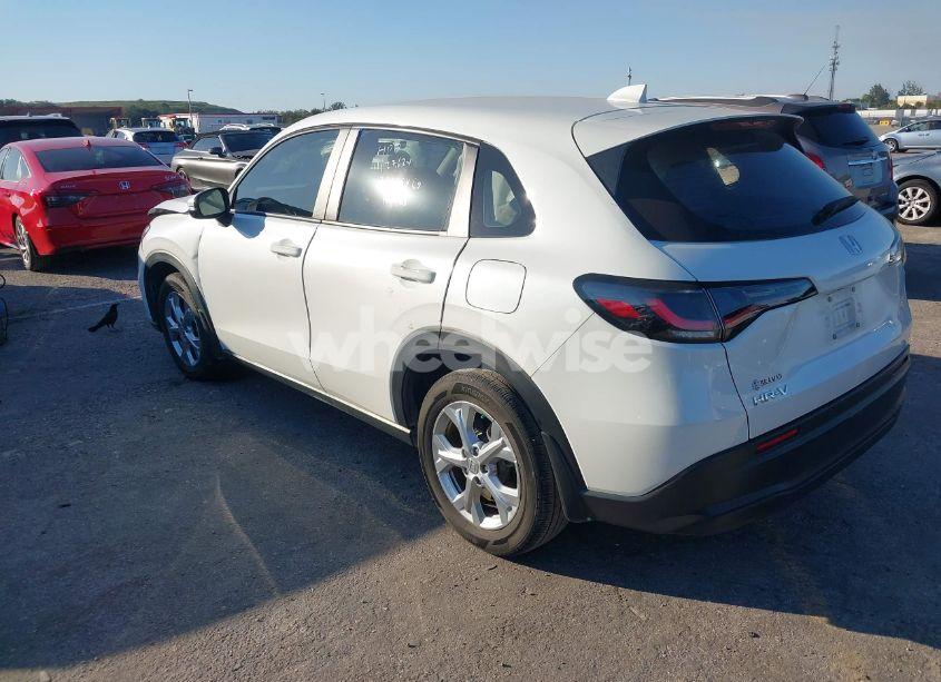 Photo 3 of 2023 Honda Hr-v 2WD LX (VIN 3CZRZ1H3XPM733398)