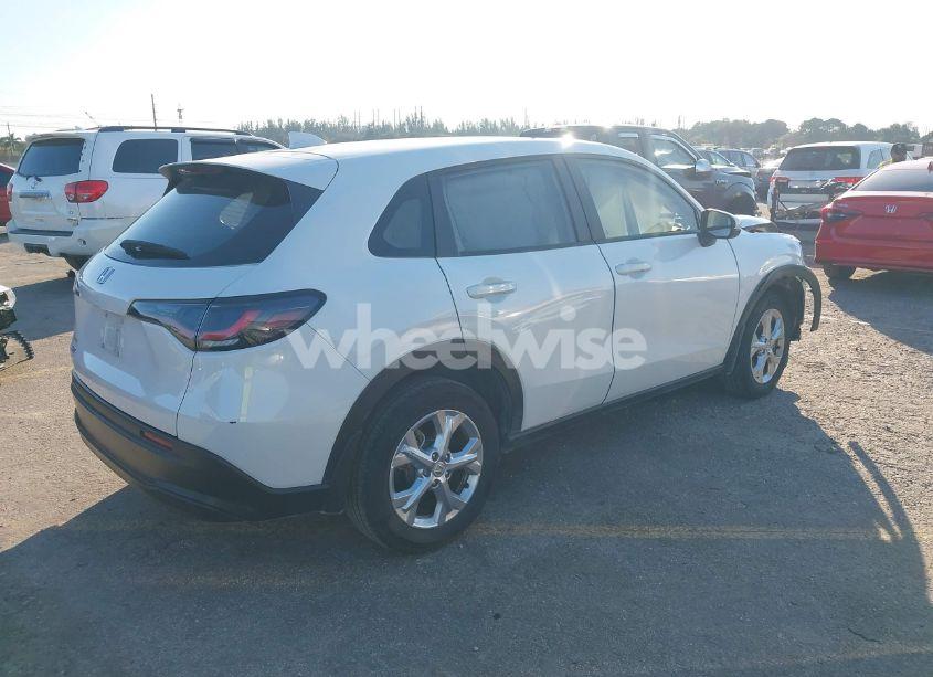 Photo 4 of 2023 Honda Hr-v 2WD LX (VIN 3CZRZ1H3XPM733398)