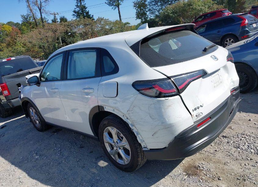 Photo 3 of 2024 Honda Hr-v 2WD LX (VIN 3CZRZ1H3XRM708844)