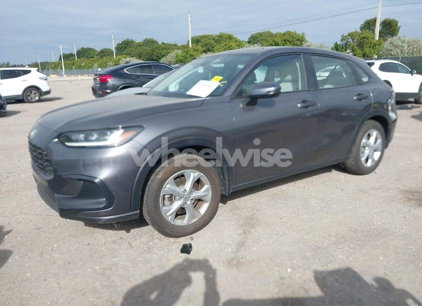 Photo 2 of 2025 Honda Hr-v 2WD LX (VIN 3CZRZ1H3XSM718523)