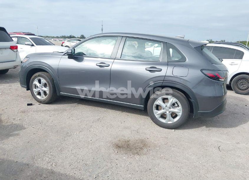 Photo 3 of 2025 Honda Hr-v 2WD LX (VIN 3CZRZ1H3XSM718523)