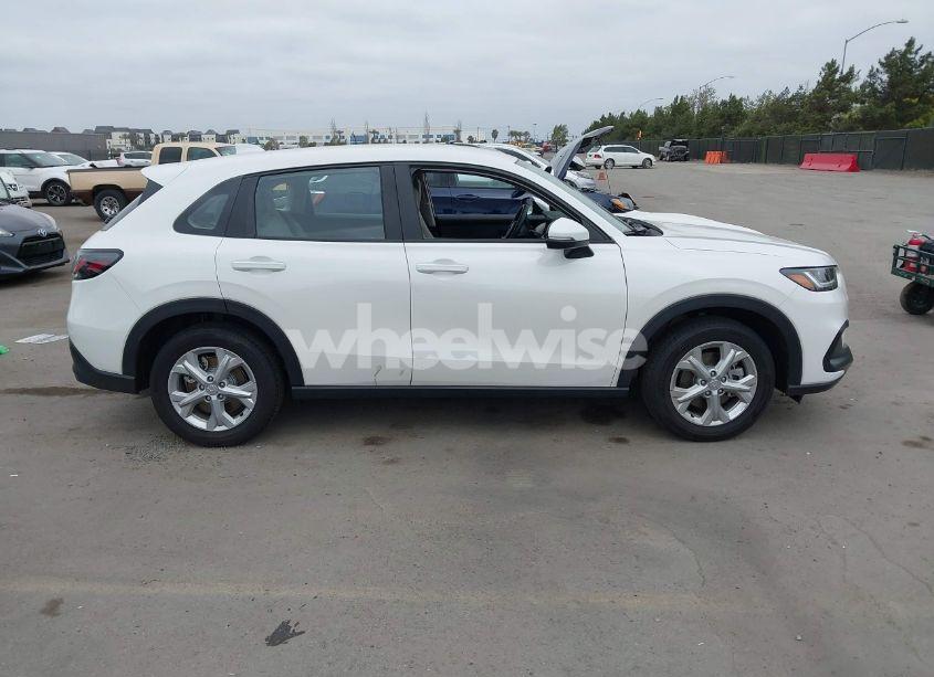 Photo 13 of 2025 Honda Hr-v 2WD LX (VIN 3CZRZ1H3XSM721213)